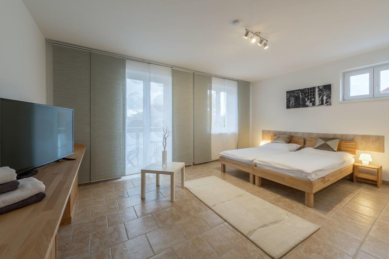 Wn Rooms Wiener Neustadt Eksteriør billede