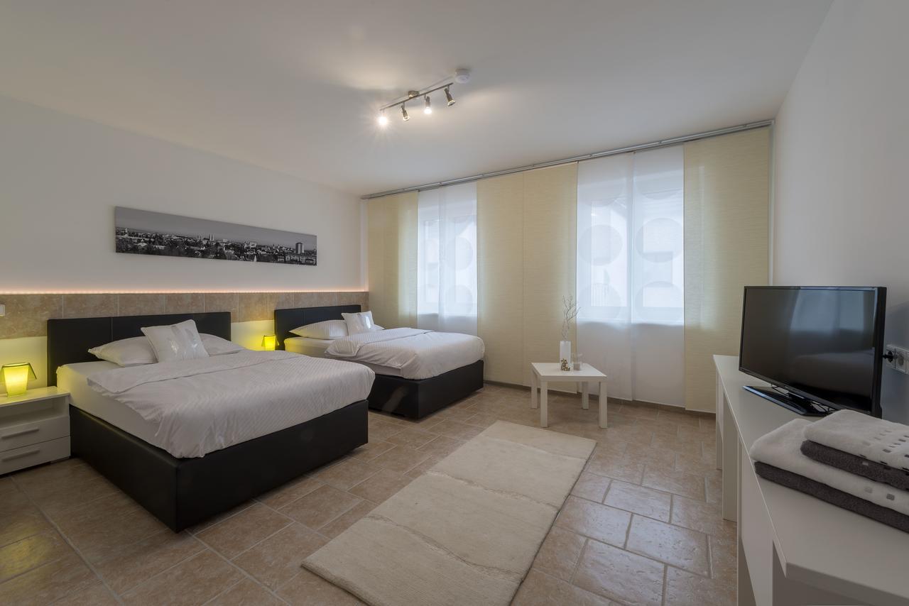 Wn Rooms Wiener Neustadt Eksteriør billede
