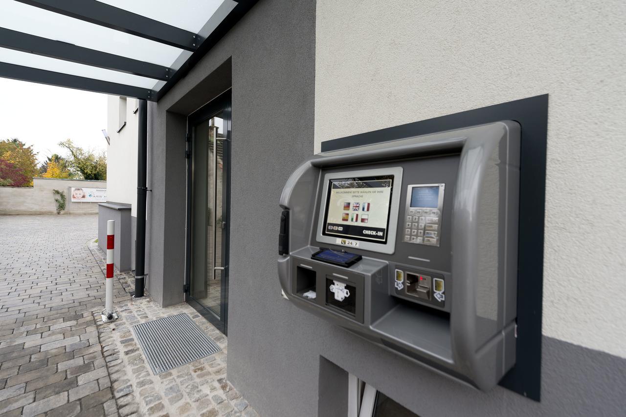Wn Rooms Wiener Neustadt Eksteriør billede
