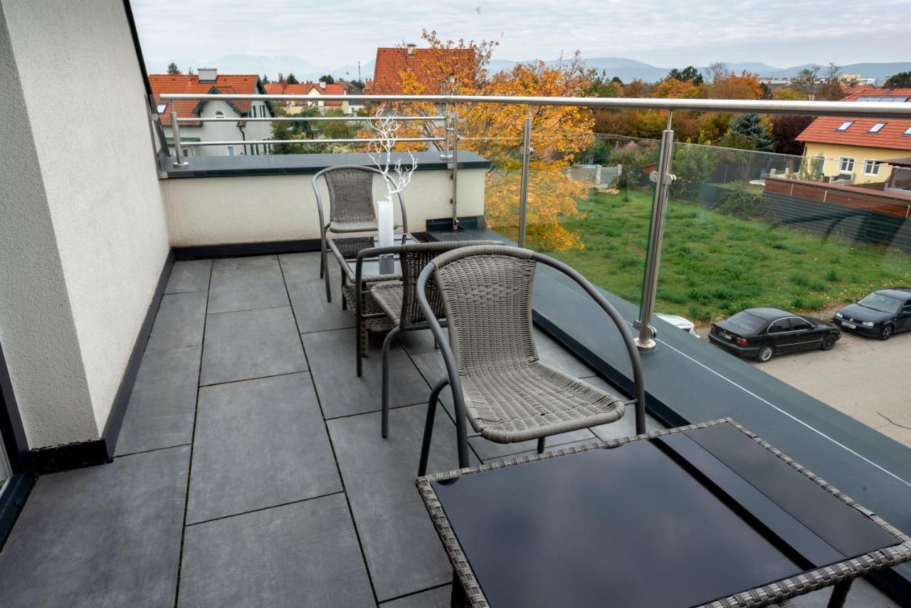 Wn Rooms Wiener Neustadt Eksteriør billede